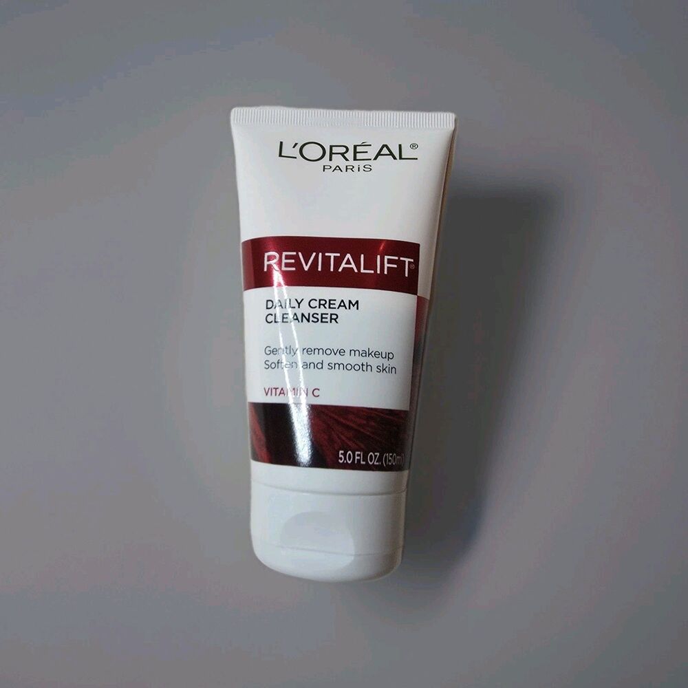 L'Oreal Paris Revitalift Radiant Smoothing Wet Facial Cream Cleanser 5 oz